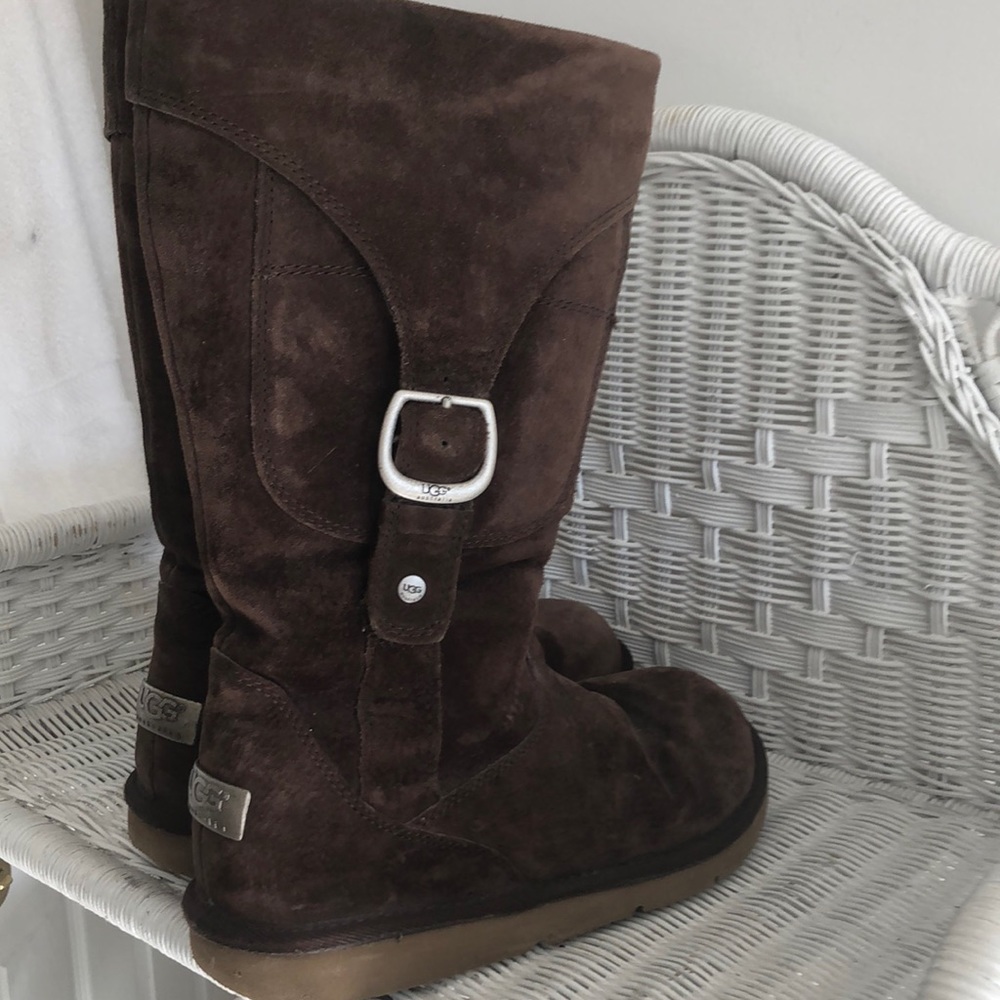 Uhh Brown Suede boots size 9